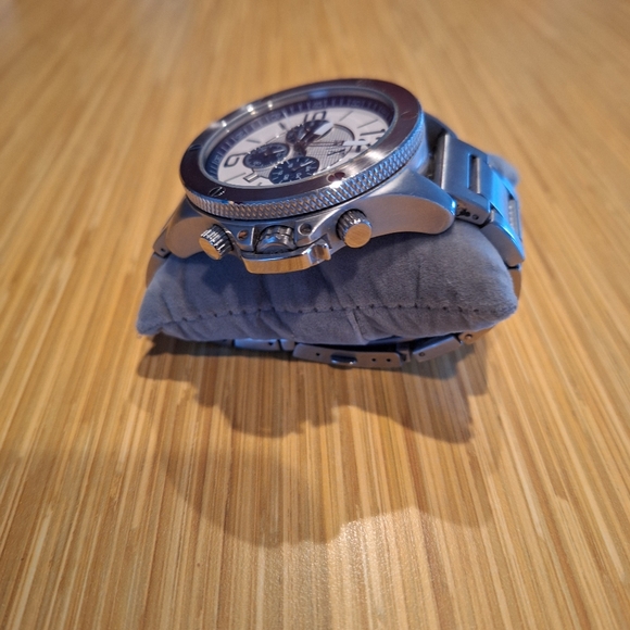 Armani exchange watch - Picture 3 of 5